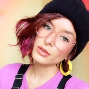 Meet your Posher, Adriana